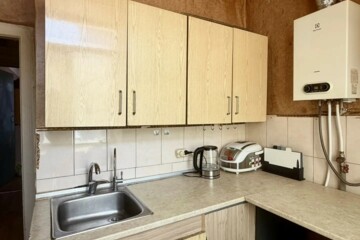 Комната, (всего 3 ком.), 66 м², 1/3 эт.
